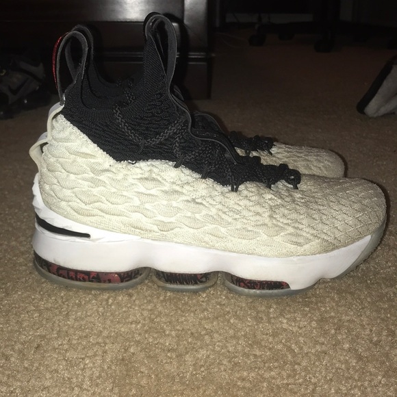 Nike Lebron 15 Graffiti - Picture 2 of 5
